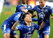 开云体育-包含亚眠在客场艰难取胜，拿到重要三分的词条