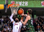 开云体育官网-上海男篮在比赛中轻松击败对手