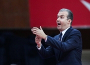 开云体育在线-汉诺威队遭遇挑战，难以求胜