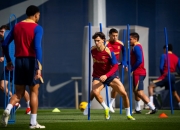 开云体育下载-足球比赛中球员技艺展现引发惊叹