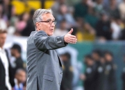 开云体育下载-热门球队主教练因伤病原因缺席重要比赛，球队陷入危机