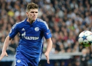 开云平台-沙尔克04买下法兰克福后卫，引援仍在进行中！