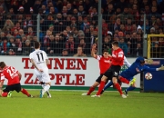 开云平台-风雨同舟：奥格斯堡主场击败弗赖堡稳固中游地位的简单介绍