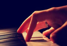 开云体育登录-巴西横扫意大利，迪马利亚统治全场：足球激情再现经典对决