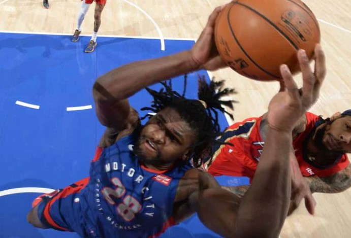 包含斯图加特队球员受伤，主场失利遭遇挑战的词条