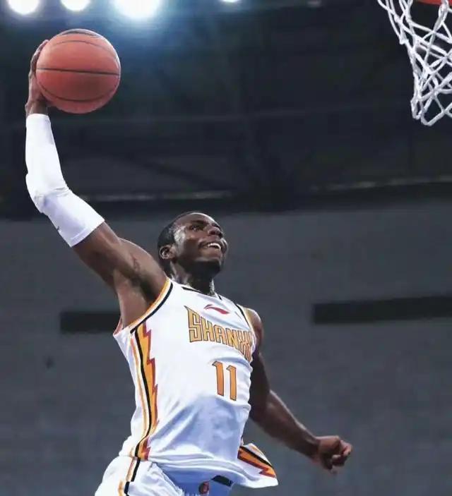 阿布拉木-迪亚洛表现出色助球队晋级欧国联杯的简单介绍 阿布拉木-迪亚洛表现出色助球队晋级欧国联杯的简单介绍