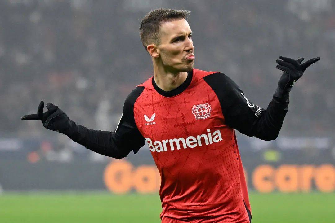 勒沃库森前锋在比赛中状态神勇,狂攻三球的简单介绍 勒沃库森前锋在比赛中状态神勇,狂攻三球的简单介绍