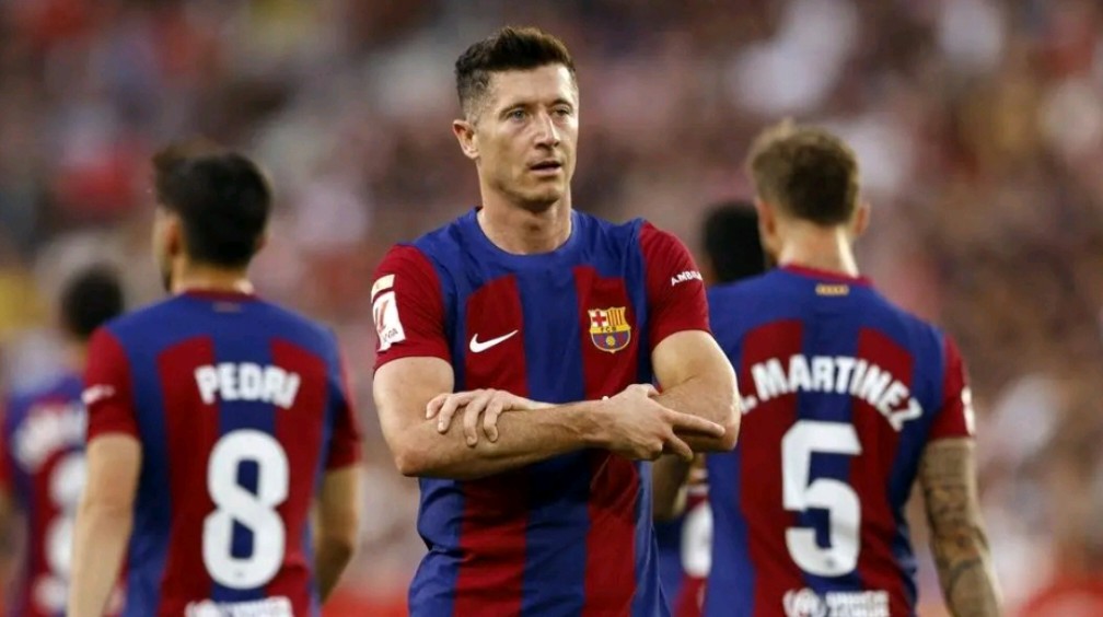 巴塞罗那客场获胜，提前预定联赛第二名