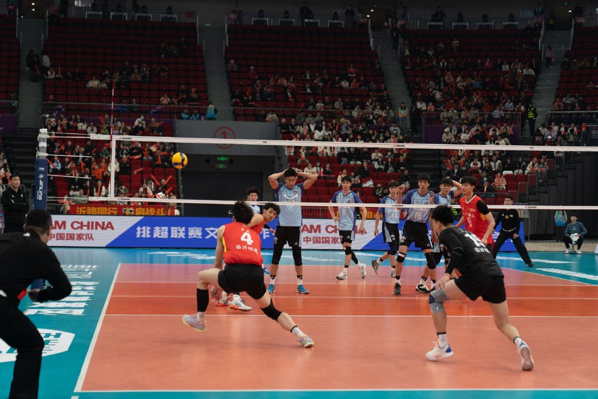 雄鸡白恩堡主场气势如虹，不可小觑的简单介绍