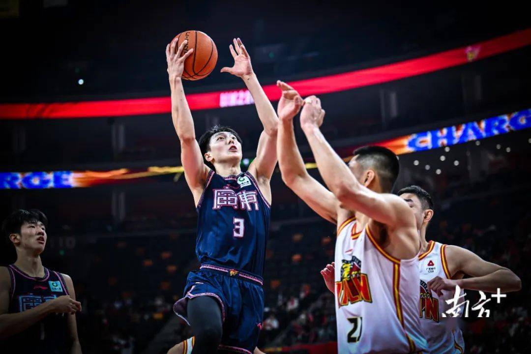 东莞男篮在比赛中表现出色,收获胜利 东莞男篮在比赛中表现出色,收获胜利