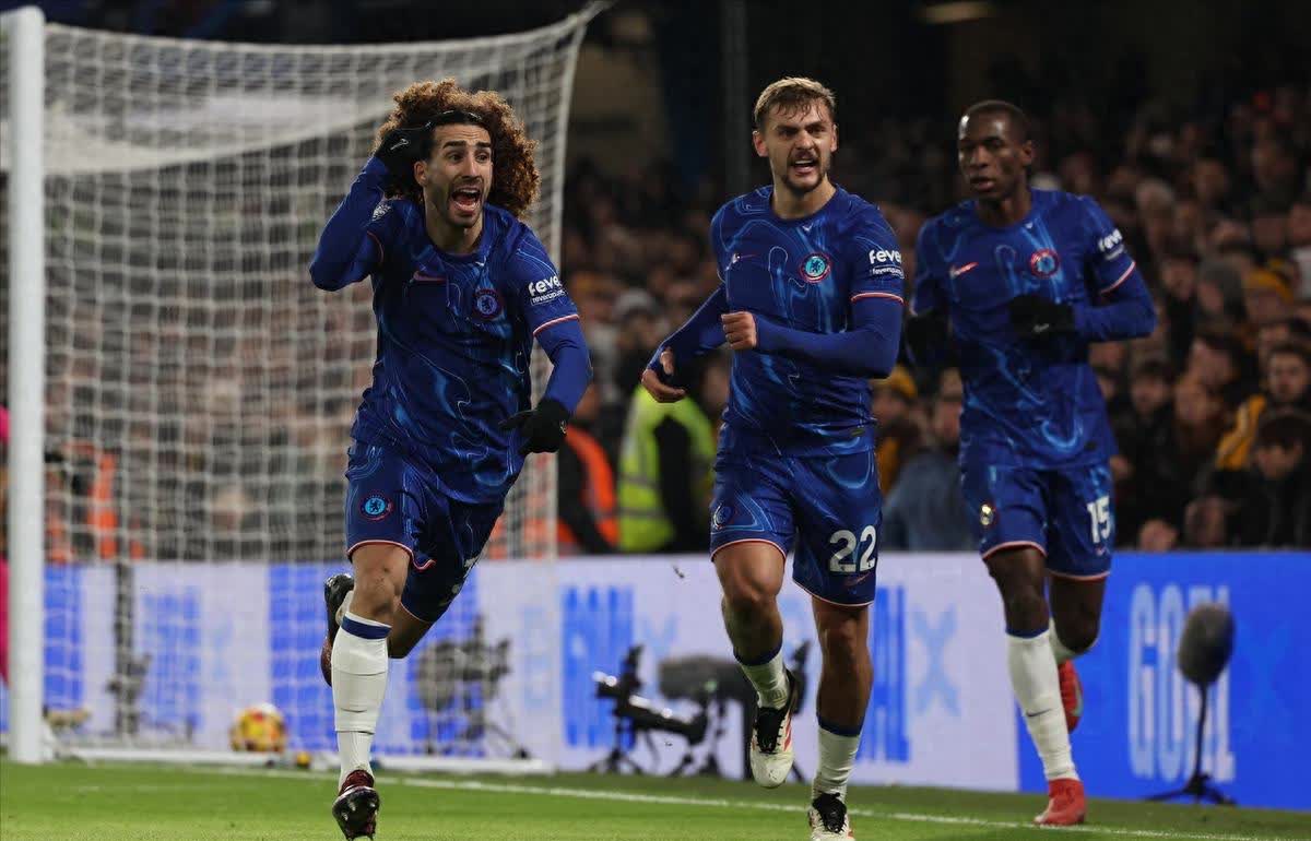 包含冰岛客场击败摩尔多瓦，赢得关键胜利的词条