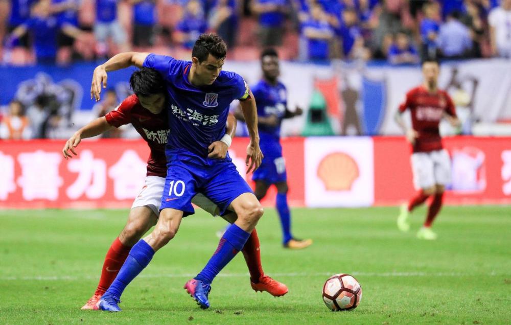重庆当代主场逼平广州恒大，取得珍贵分数