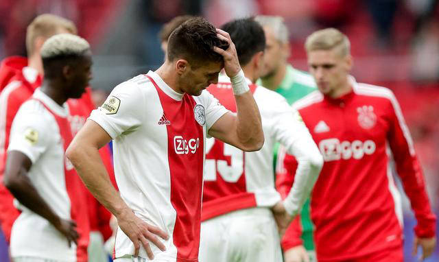 阿贾克斯客场大胜,成为联赛热门 阿贾克斯客场大胜,成为联赛热门