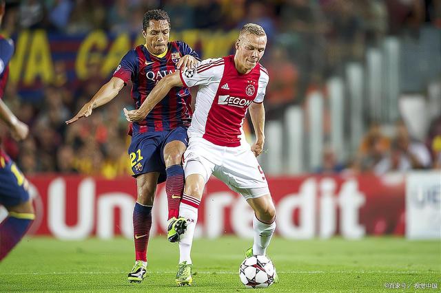 阿贾克斯客场大胜,成为联赛热门 阿贾克斯客场大胜,成为联赛热门