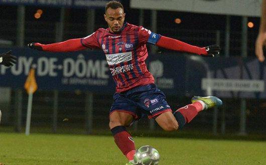 包含亚眠球队球迷热情支持俱乐部,呐喊声震耳欲聋的词条 包含亚眠球队球迷热情支持俱乐部,呐喊声震耳欲聋的词条