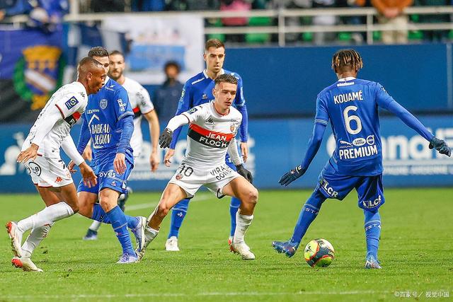 阿贾克斯成功晋级，决赛中将争夺欧洲足球锦标