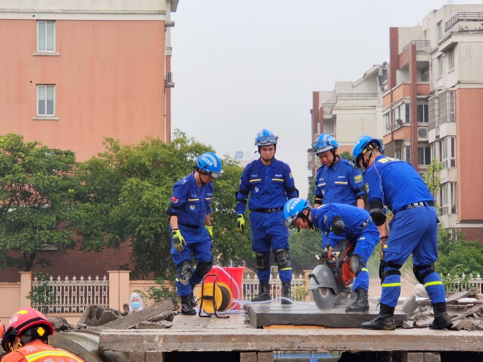 主力球员意外受伤，球队应对新局面展开应对的简单介绍