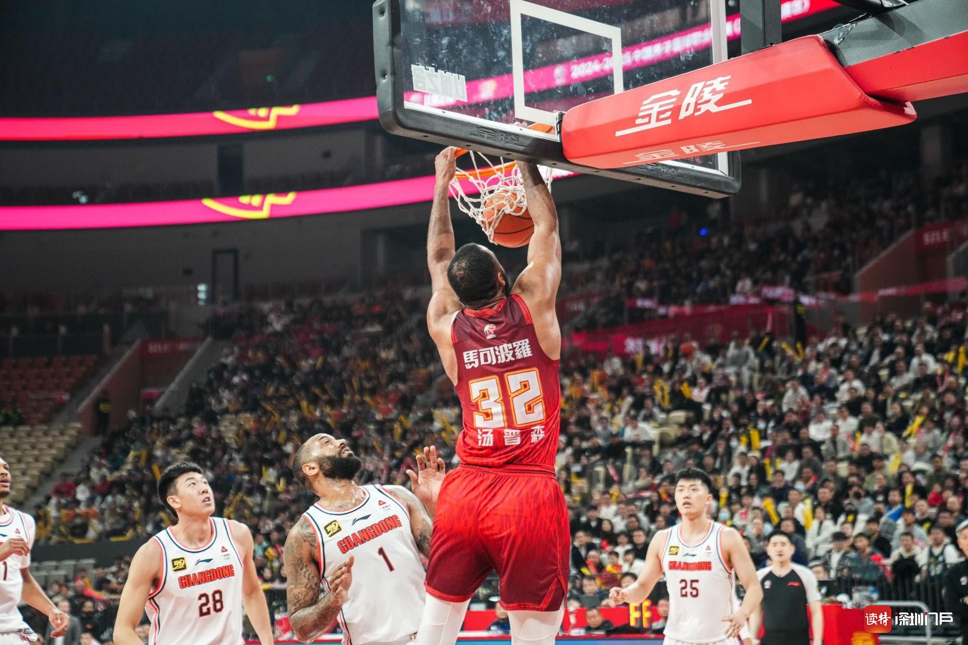 深圳队连续击败对手，冲上积分榜前列