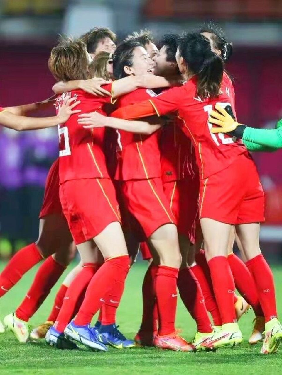 中国女足以实力占据舞台，实现逆袭的简单介绍