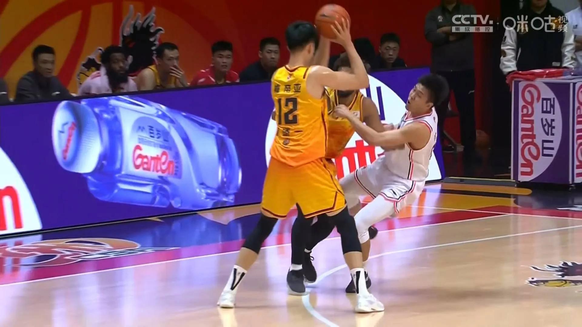 关于江苏男篮迎战广东队,实力对比谁更胜一筹的信息 关于江苏男篮迎战广东队,实力对比谁更胜一筹的信息