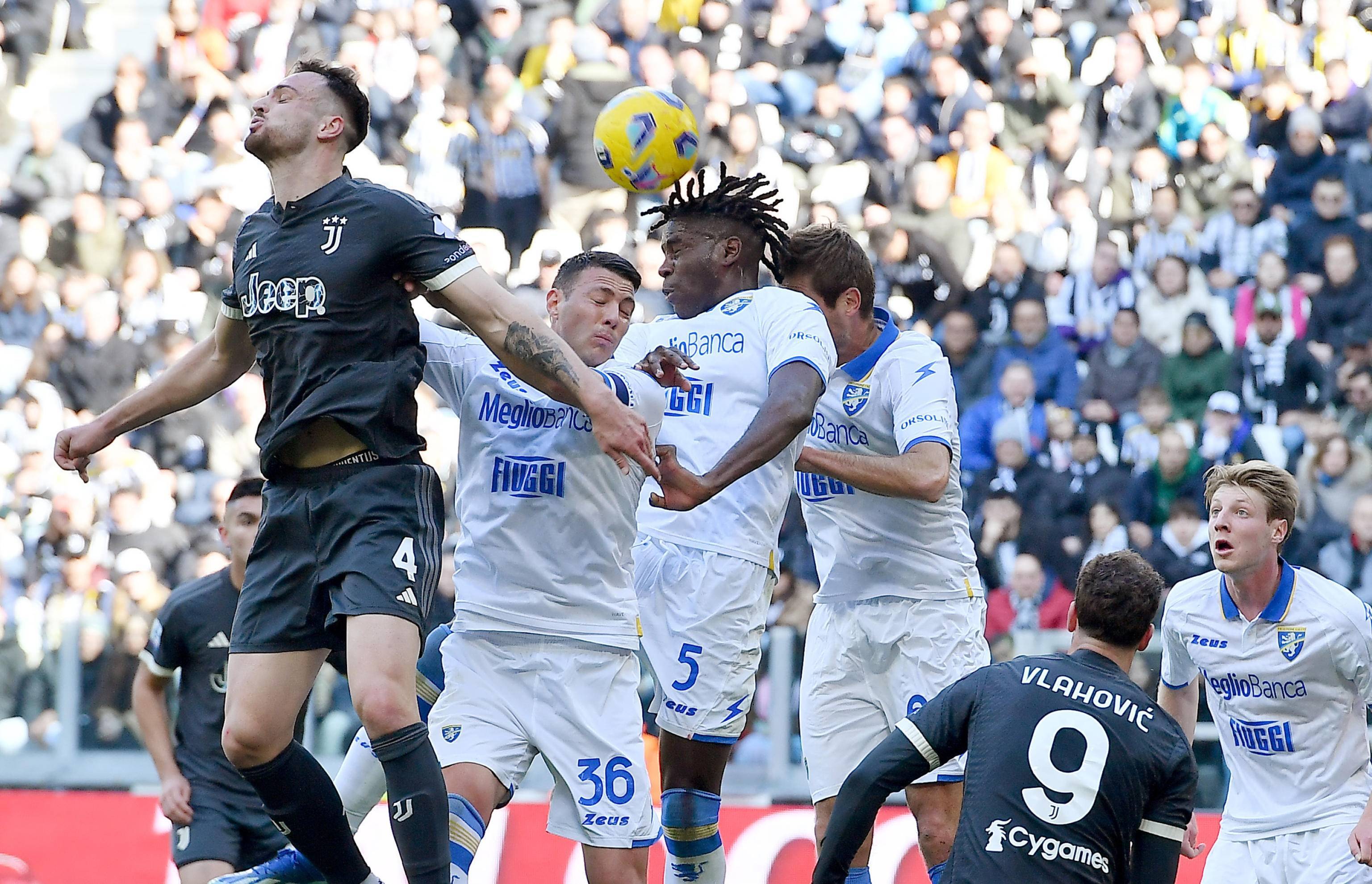 意甲联赛激发球迷热热情，激烈角逐不断的简单介绍