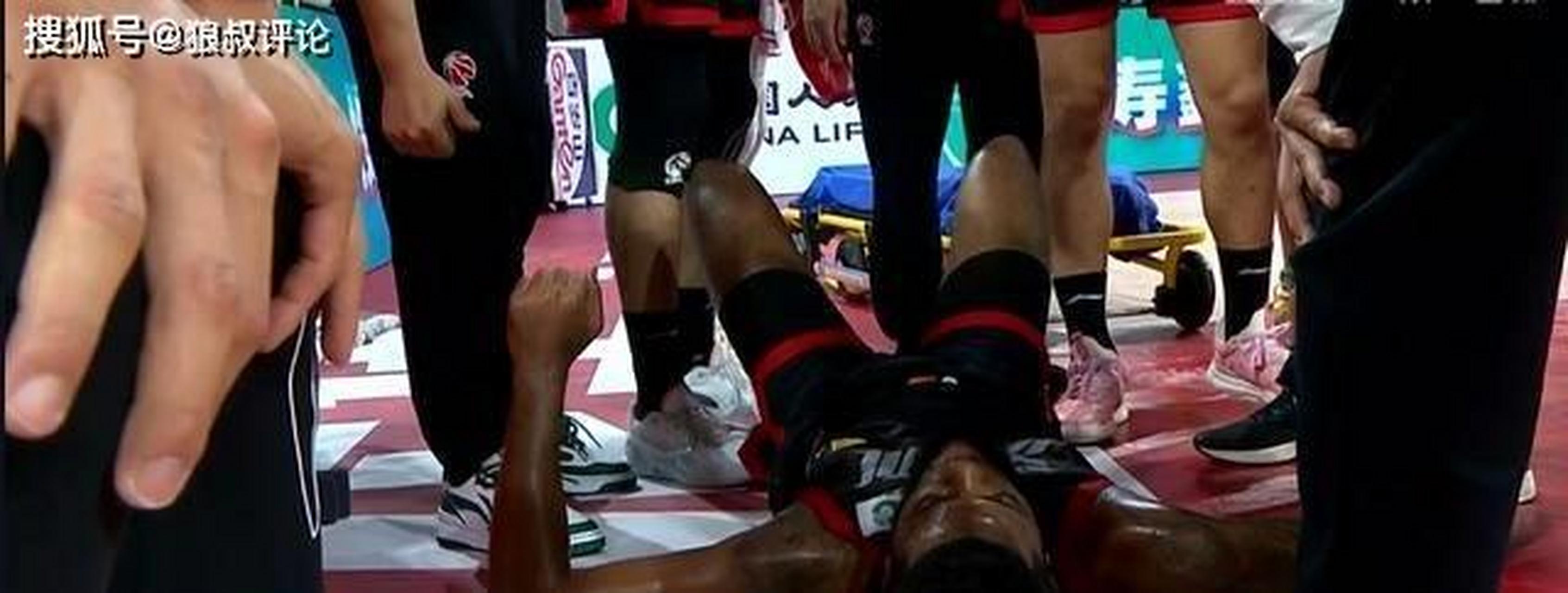 联赛中一场备受瞩目的比赛引发热议