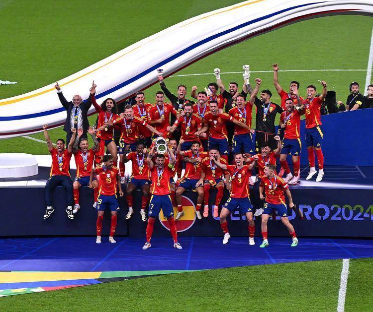 包含荷兰女足横扫西班牙,欧洲杯争冠热门的词条 包含荷兰女足横扫西班牙,欧洲杯争冠热门的词条