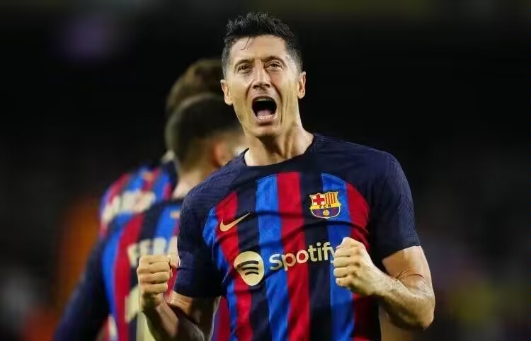 包含莱万多夫斯基创造新记录,成为德甲射手榜领头人的词条 包含莱万多夫斯基创造新记录,成为德甲射手榜领头人的词条