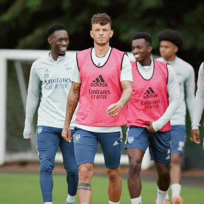 关于瓦朗西亚球队迎来赛季关键之战，备战紧张的信息