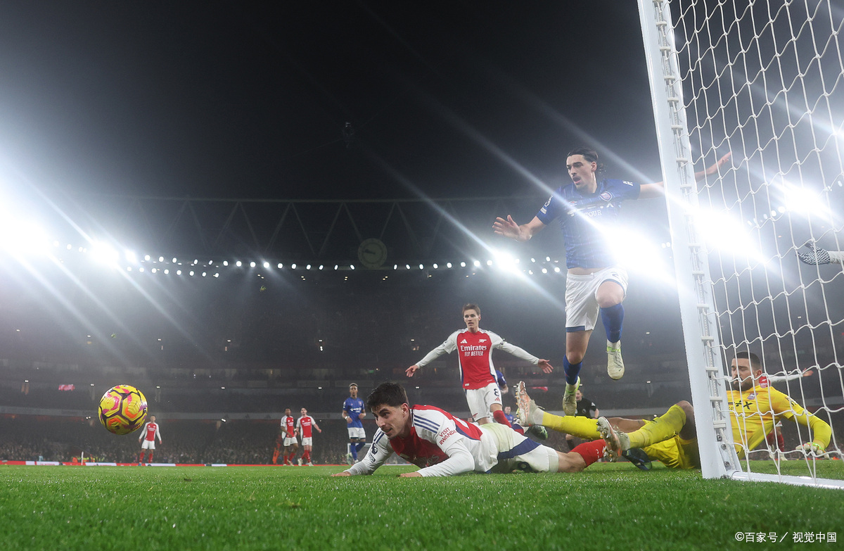 比赛中球队战术灵活应对对手 比赛中球队战术灵活应对对手