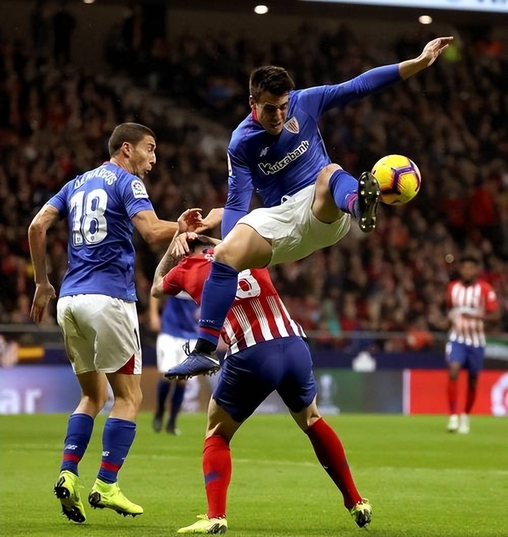 包含巴塞罗那将对阵阿贾克斯，实力对比的词条