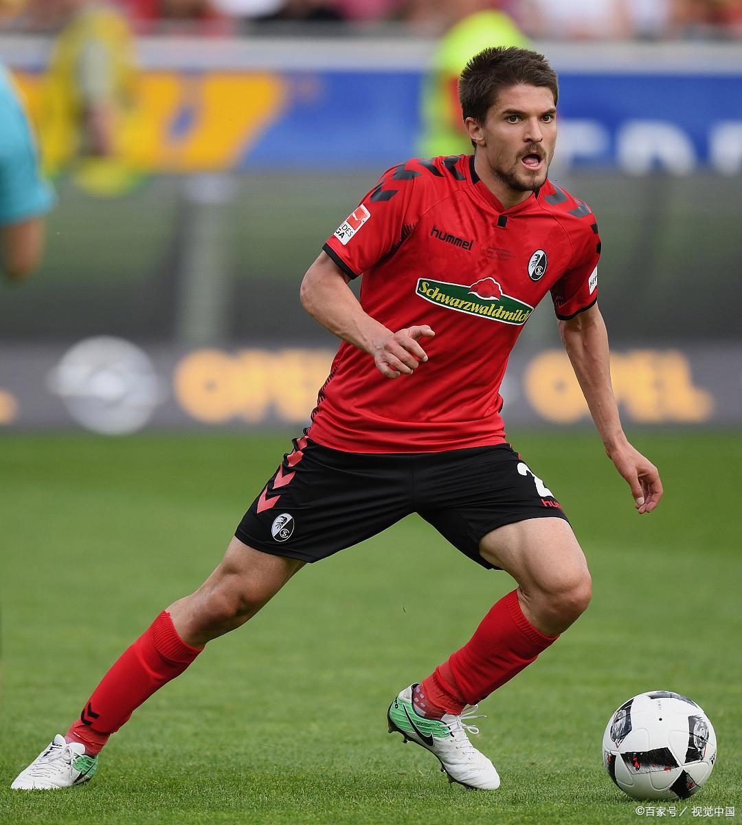 关于弗赖堡前锋神秘受伤，或将缺席接下来几场关键比赛的信息