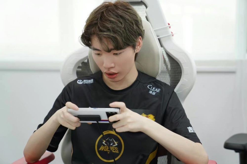 关于狼队战绩不佳，难逃保级压力，陷入困境的信息