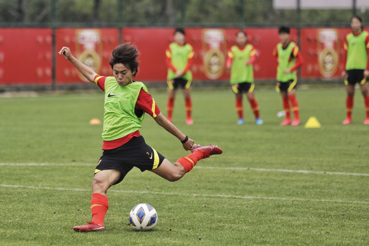 智利女足昂首挺胸,赢得比赛进军下一轮的简单介绍 智利女足昂首挺胸,赢得比赛进军下一轮的简单介绍