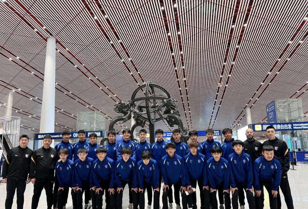 小组赛阶段结束,一支球队晋级淘汰赛 小组赛阶段结束,一支球队晋级淘汰赛