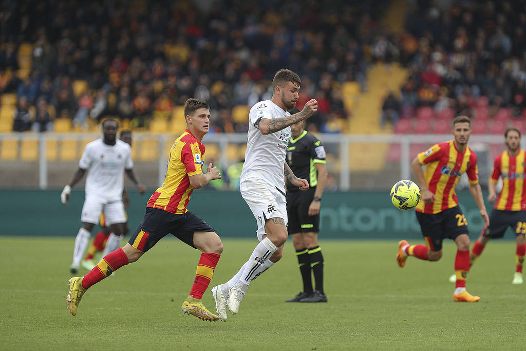 莱切斯特城整体表现出色，守住场上优势的简单介绍