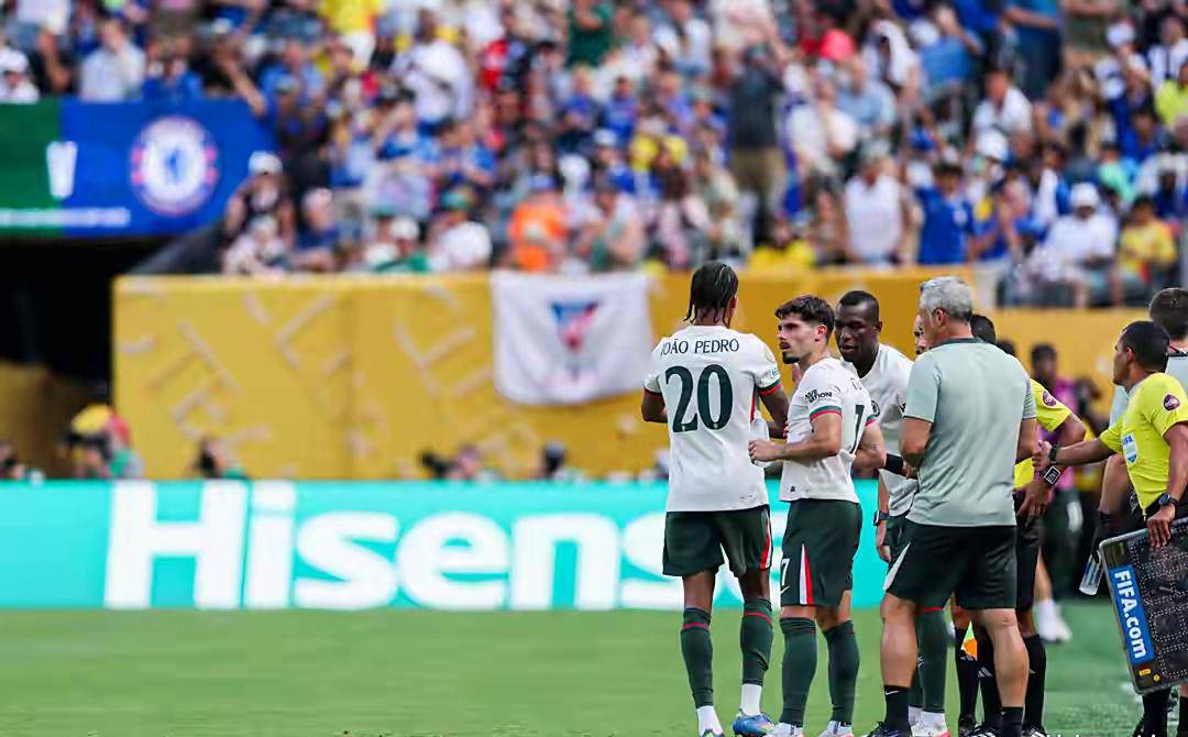 切尔西客场击败巴黎，提前晋级淘汰赛