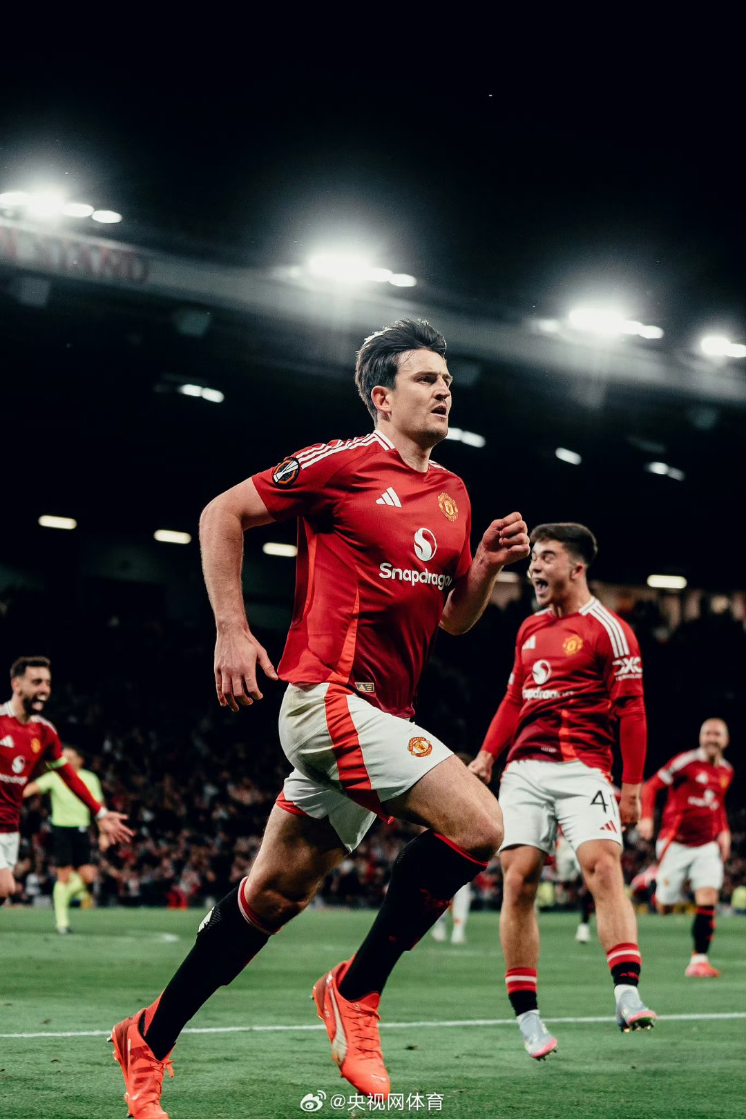 欧预赛比赛场上球员空前绝后，令人惊叹的简单介绍