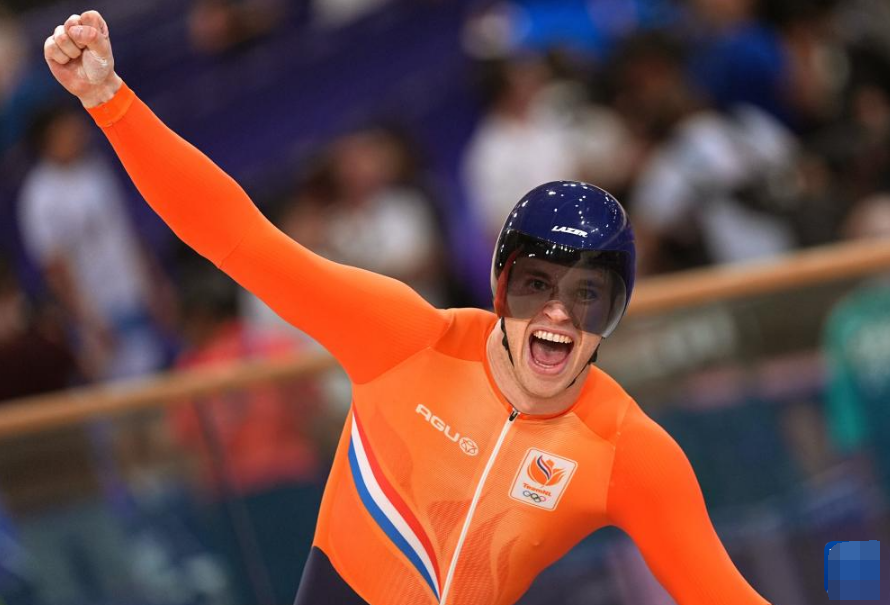 荷兰队员在赛场上展现出勇敢的简单介绍 荷兰队员在赛场上展现出勇敢的简单介绍