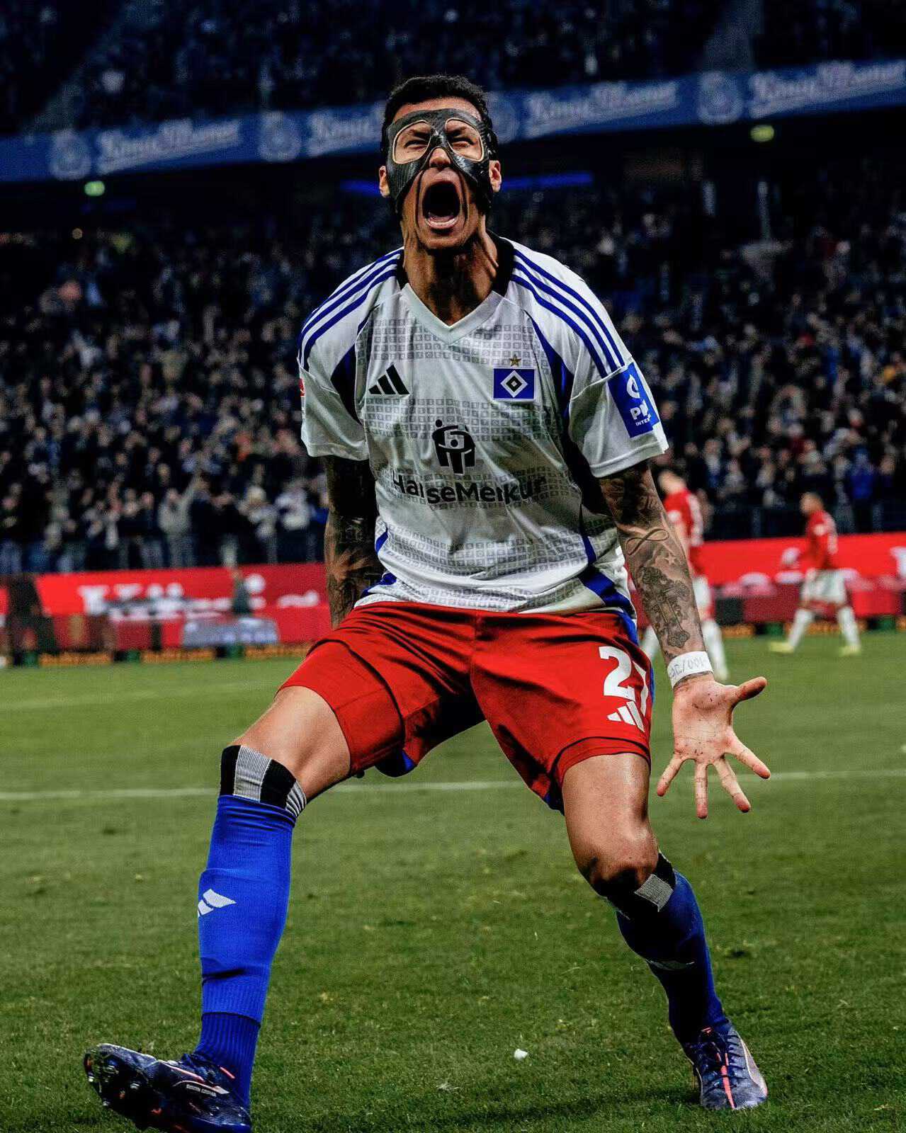 汉堡球队逆袭击败对手登顶