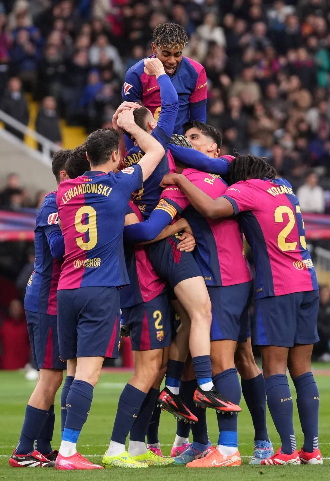 洛杉矶举行排球比赛，曼联表现遗憾