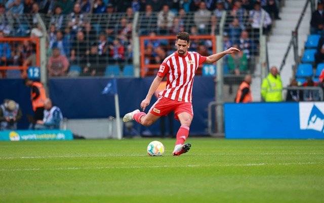 阿贾克斯与安德莱赫特迎来关键交锋