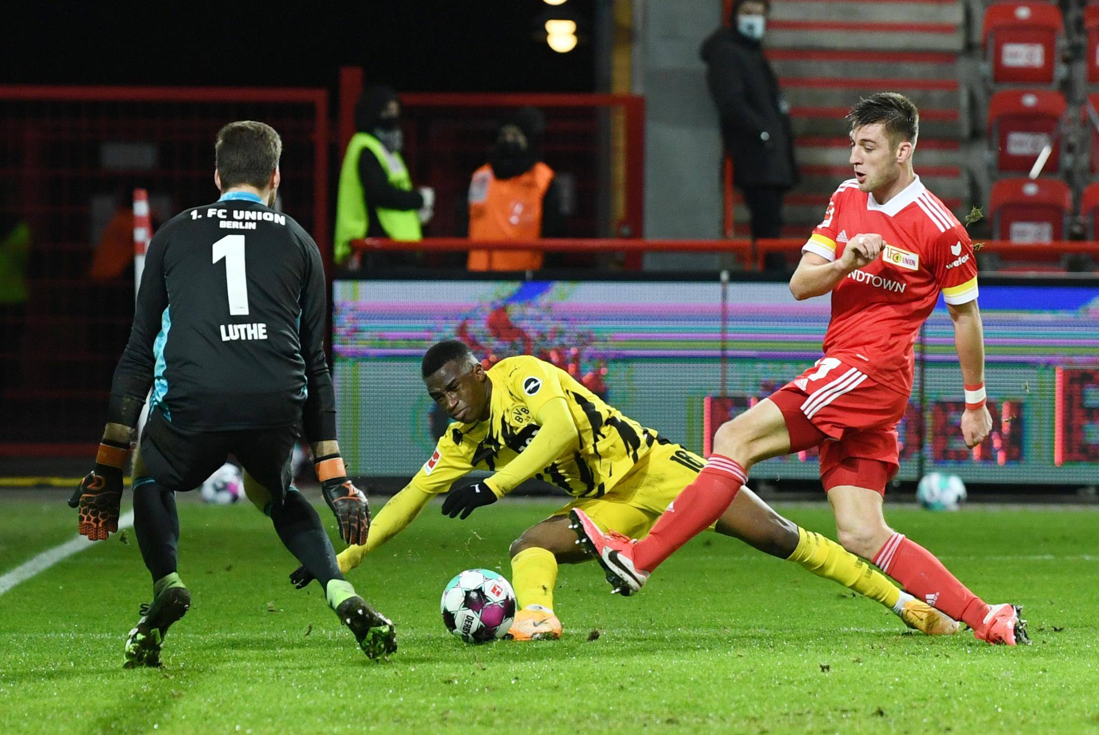 柏林联合球队士气低迷，德甲前局失利