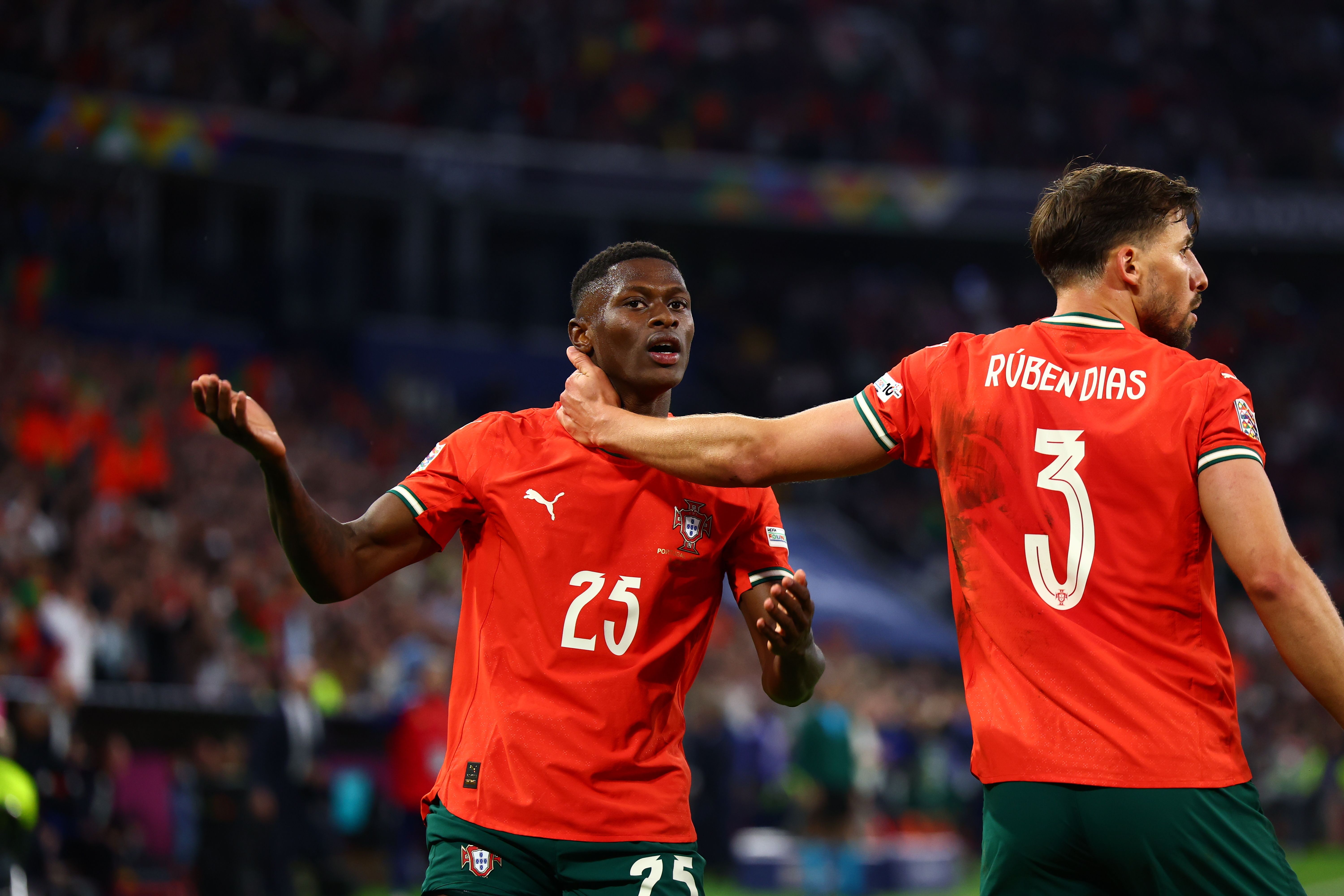 包含葡萄牙队欧预赛大胜克罗地亚,士气高昂的词条 包含葡萄牙队欧预赛大胜克罗地亚,士气高昂的词条