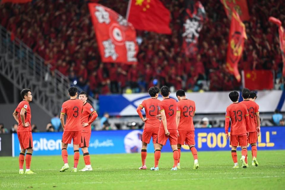 包含亚洲赛场上精彩连连，各队奋力争胜的词条