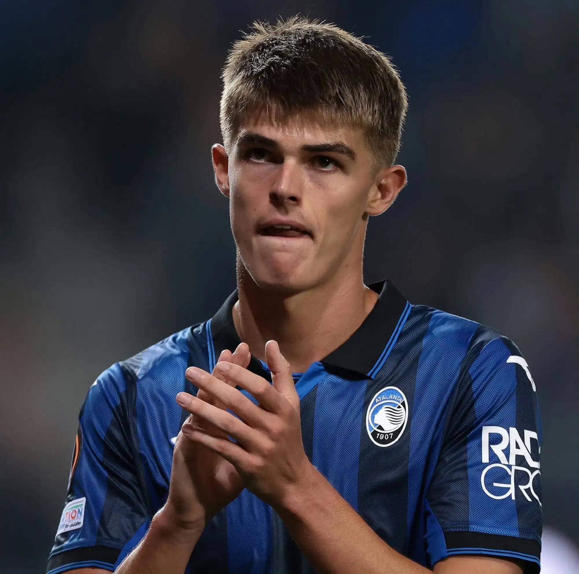 AC米兰宣布续约主力中场，球队稳固实力不容小觑