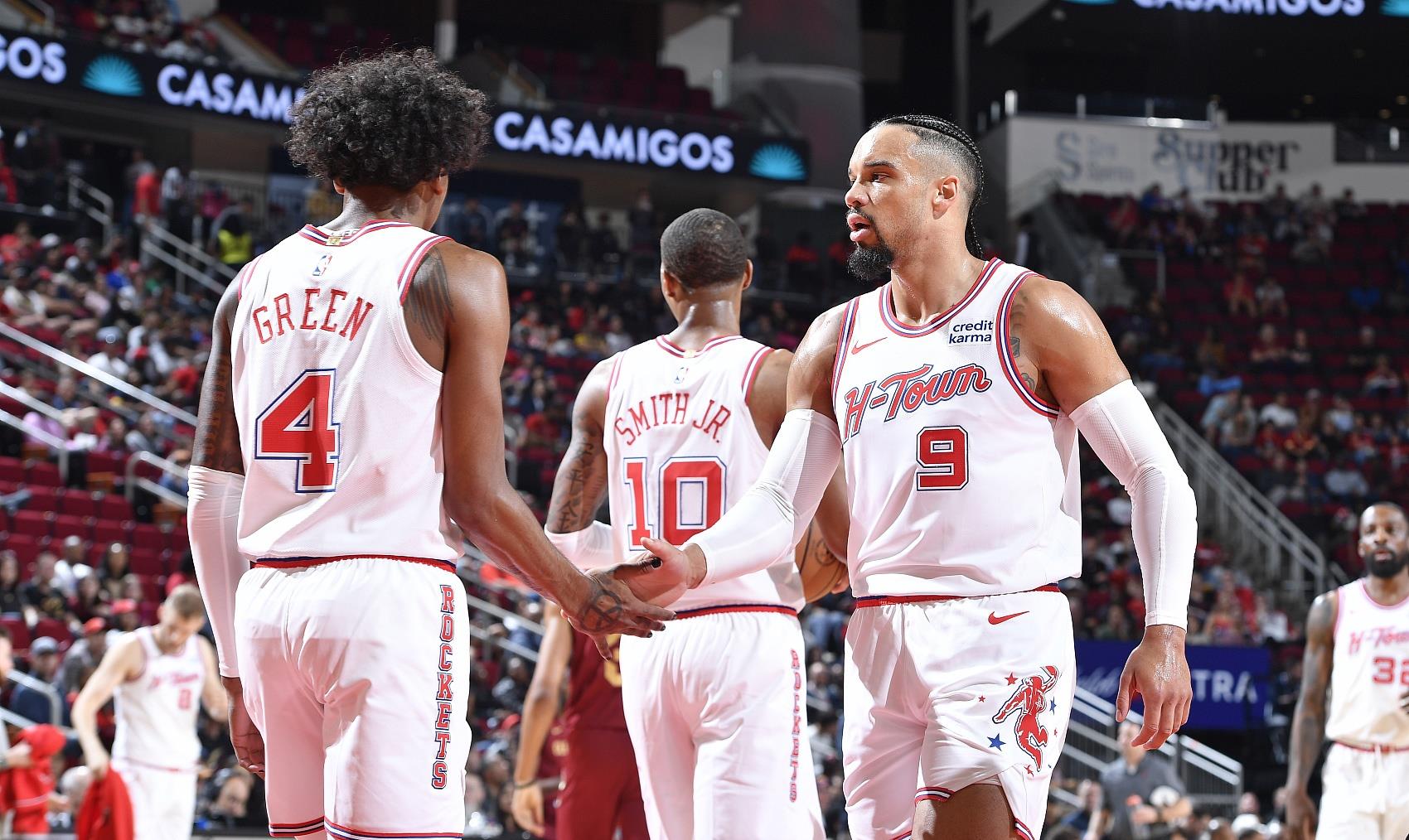 包含篮球巨星交锋:东部VS西部,球场上激情四射的词条 包含篮球巨星交锋:东部VS西部,球场上激情四射的词条