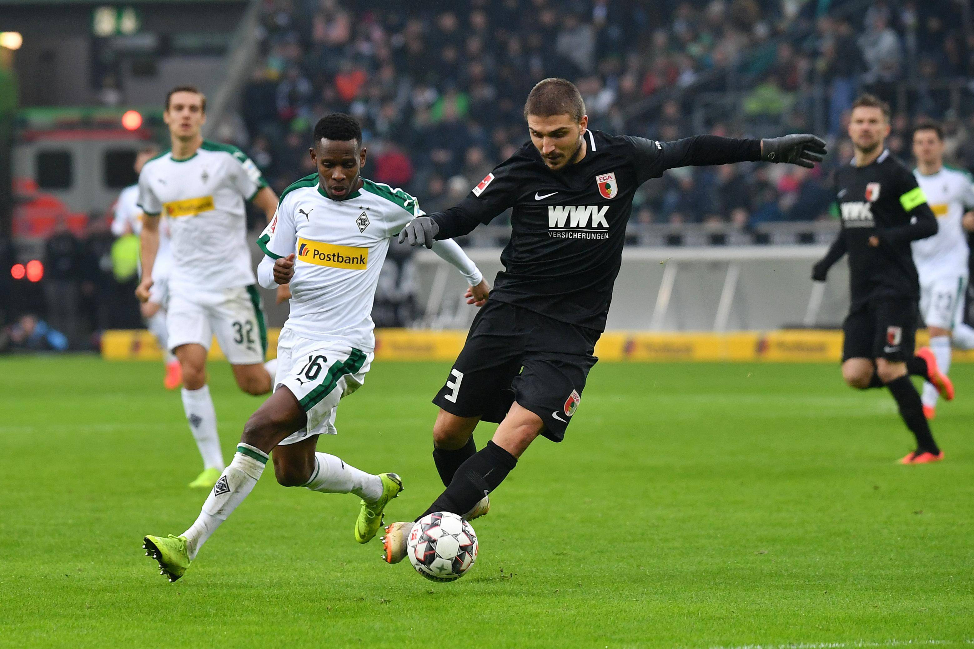 包含勒沃库森客场战平沙尔克,保持不败纪录的词条 包含勒沃库森客场战平沙尔克,保持不败纪录的词条