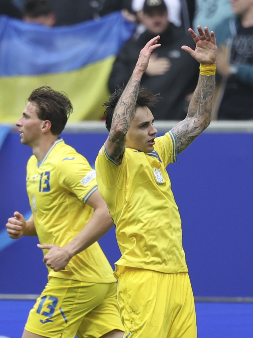 斯洛伐克队备战欧预赛,誓言突破困境 斯洛伐克队备战欧预赛,誓言突破困境