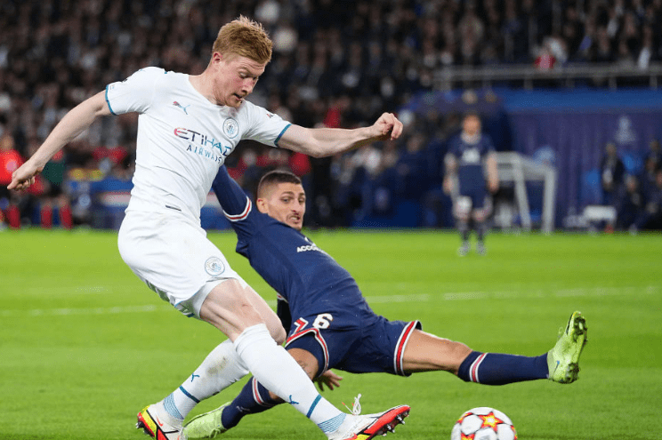 包含焦点大战：FIFA电竞上演巅峰碰撞的词条